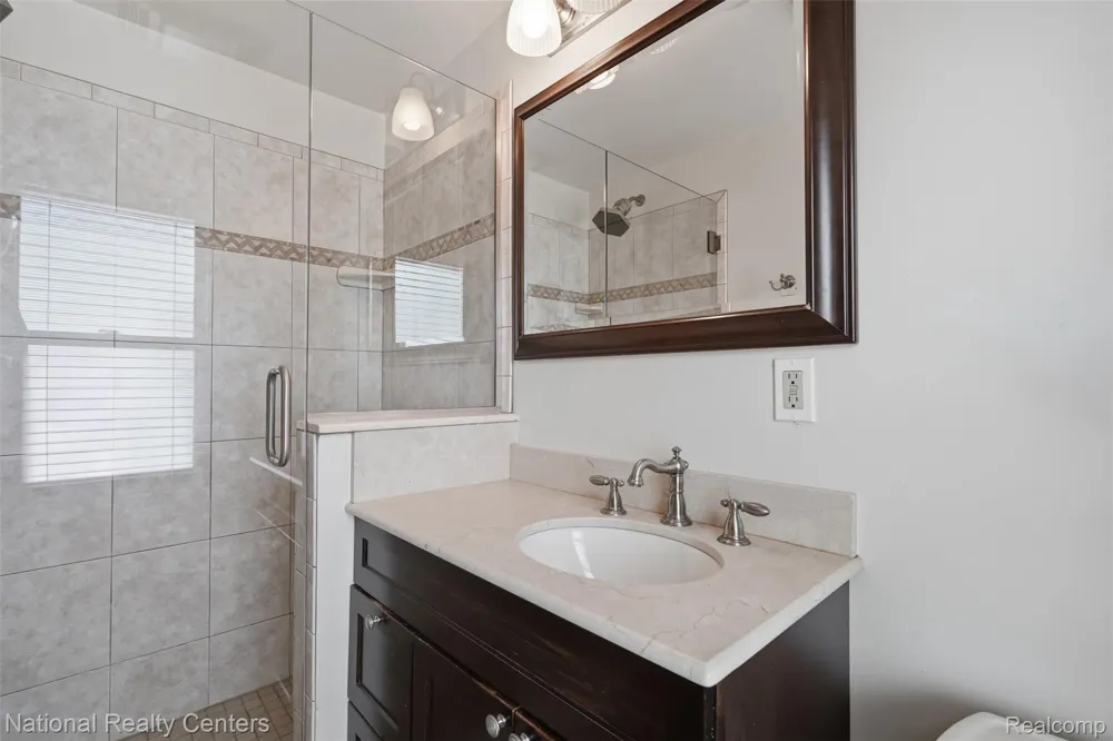 169 McKinley Avenue Grosse Pointe Farms City, MI 48236