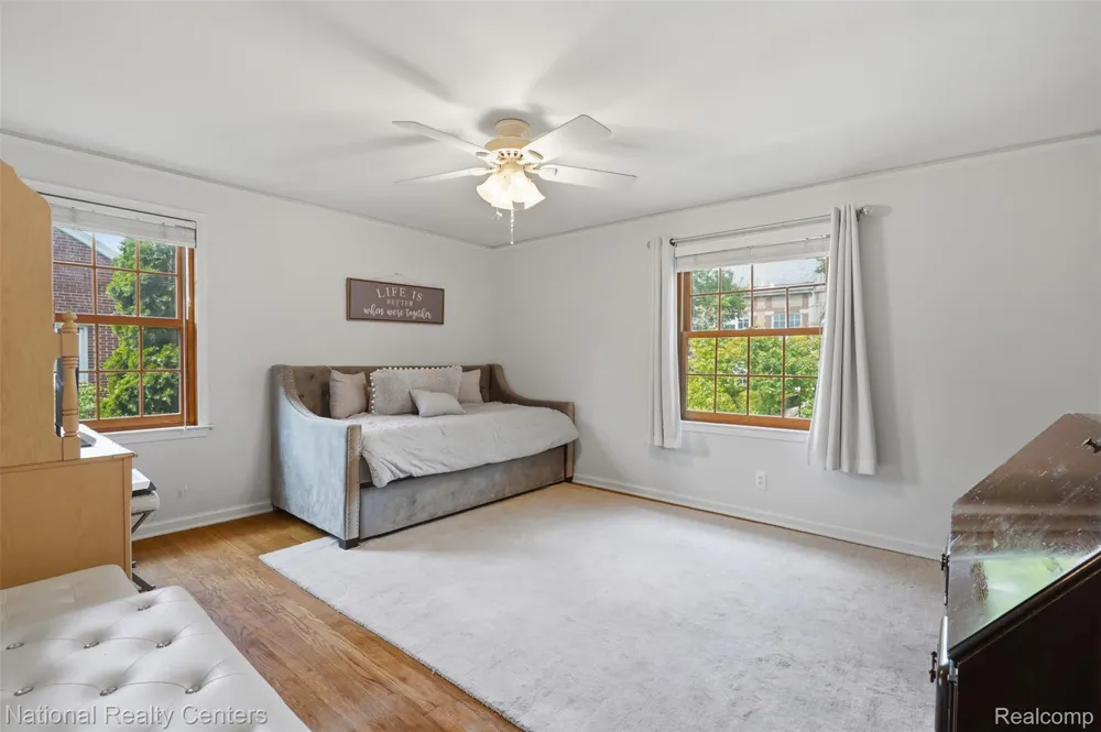 169 McKinley Avenue Grosse Pointe Farms City, MI 48236