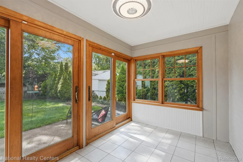 169 McKinley Avenue Grosse Pointe Farms City, MI 48236