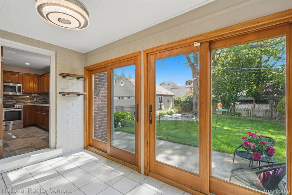 169 McKinley Avenue Grosse Pointe Farms City, MI 48236