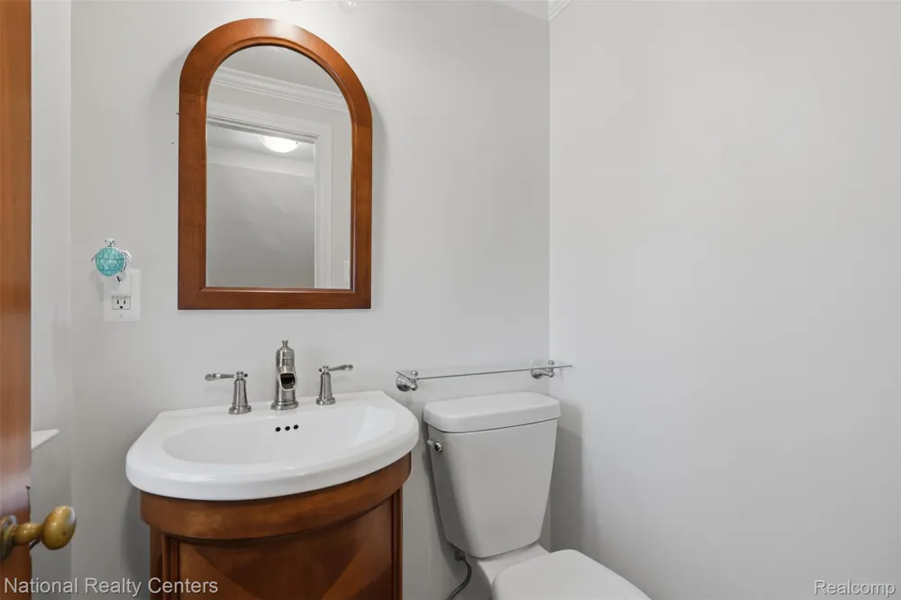 169 McKinley Avenue Grosse Pointe Farms City, MI 48236