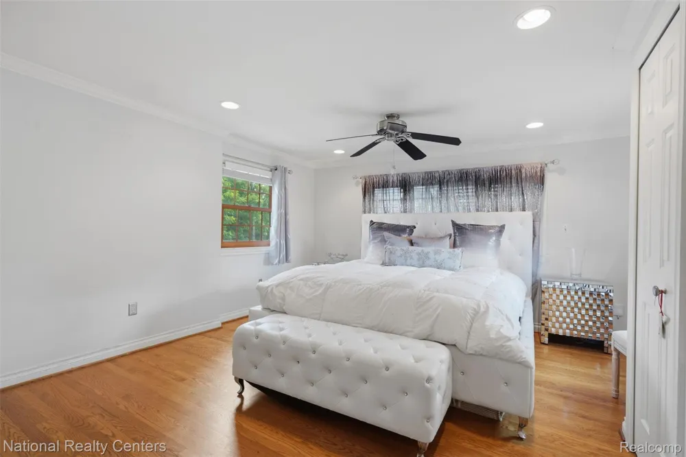 169 McKinley Avenue Grosse Pointe Farms City, MI 48236