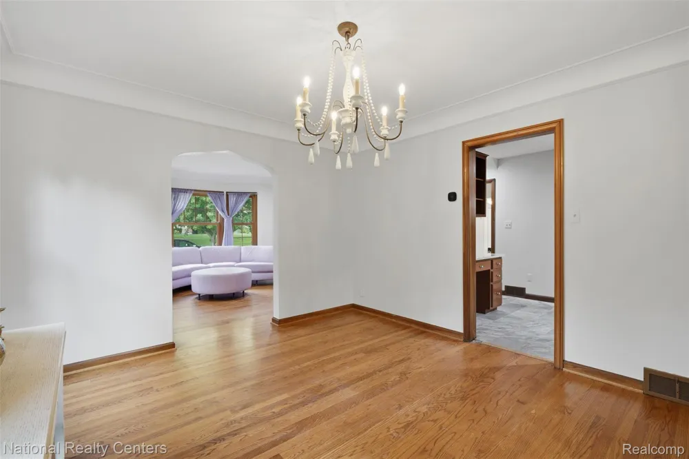 169 McKinley Avenue Grosse Pointe Farms City, MI 48236