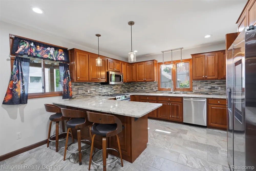 169 McKinley Avenue Grosse Pointe Farms City, MI 48236