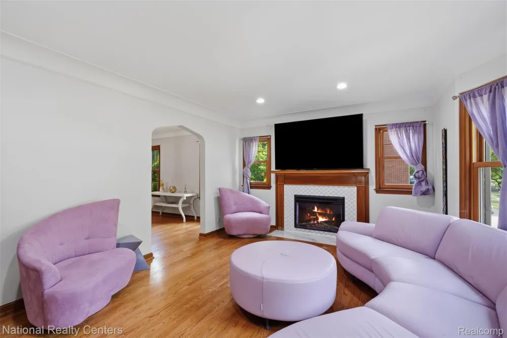 169 McKinley Avenue Grosse Pointe Farms City, MI 48236