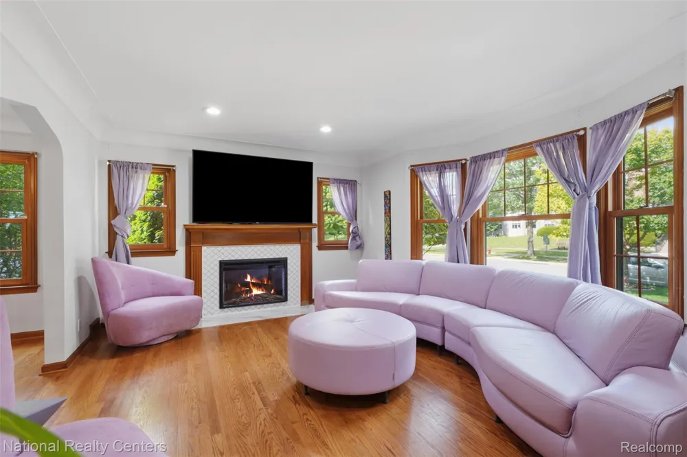 169 McKinley Avenue Grosse Pointe Farms City, MI 48236