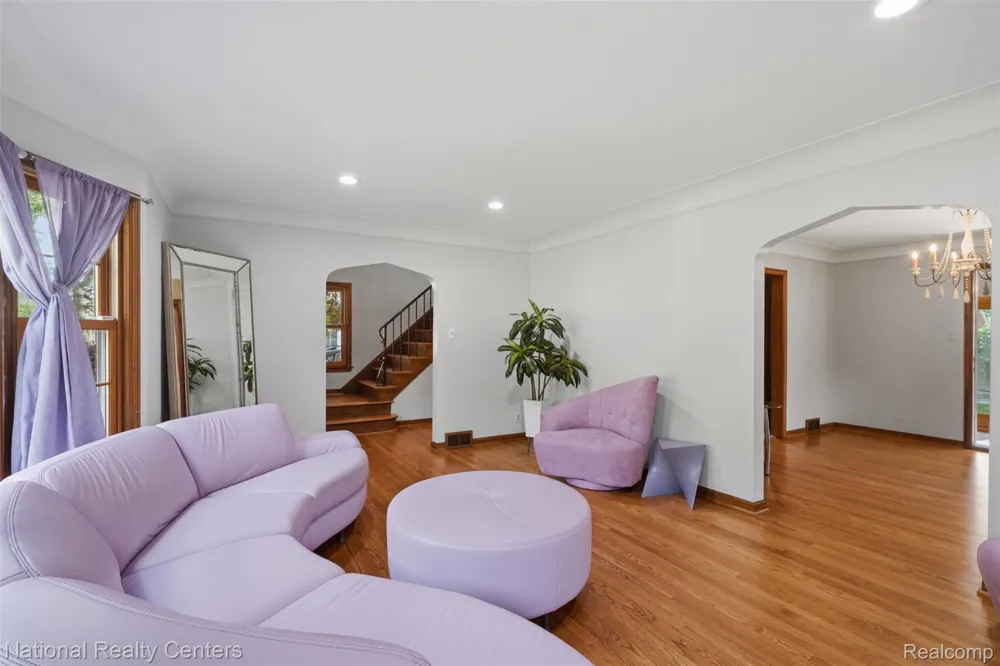 169 McKinley Avenue Grosse Pointe Farms City, MI 48236