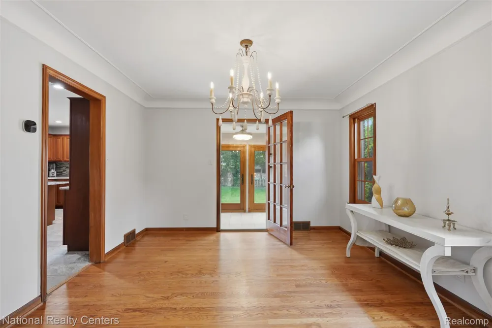 169 McKinley Avenue Grosse Pointe Farms City, MI 48236