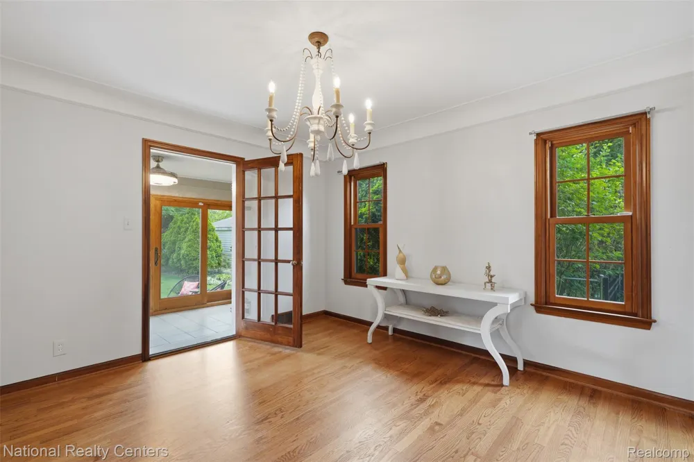 169 McKinley Avenue Grosse Pointe Farms City, MI 48236