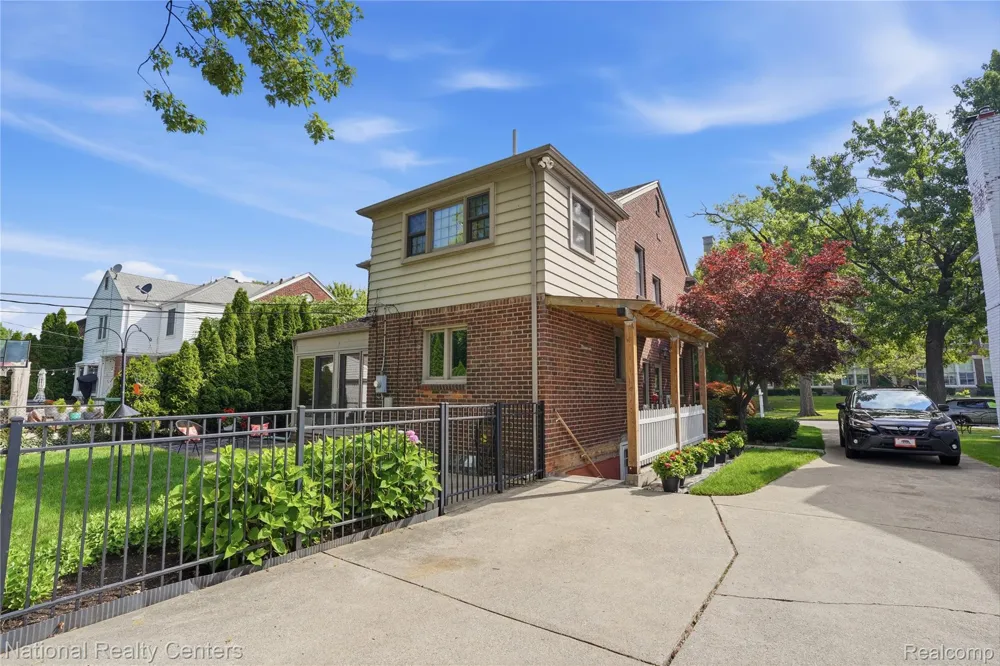169 McKinley Avenue Grosse Pointe Farms City, MI 48236
