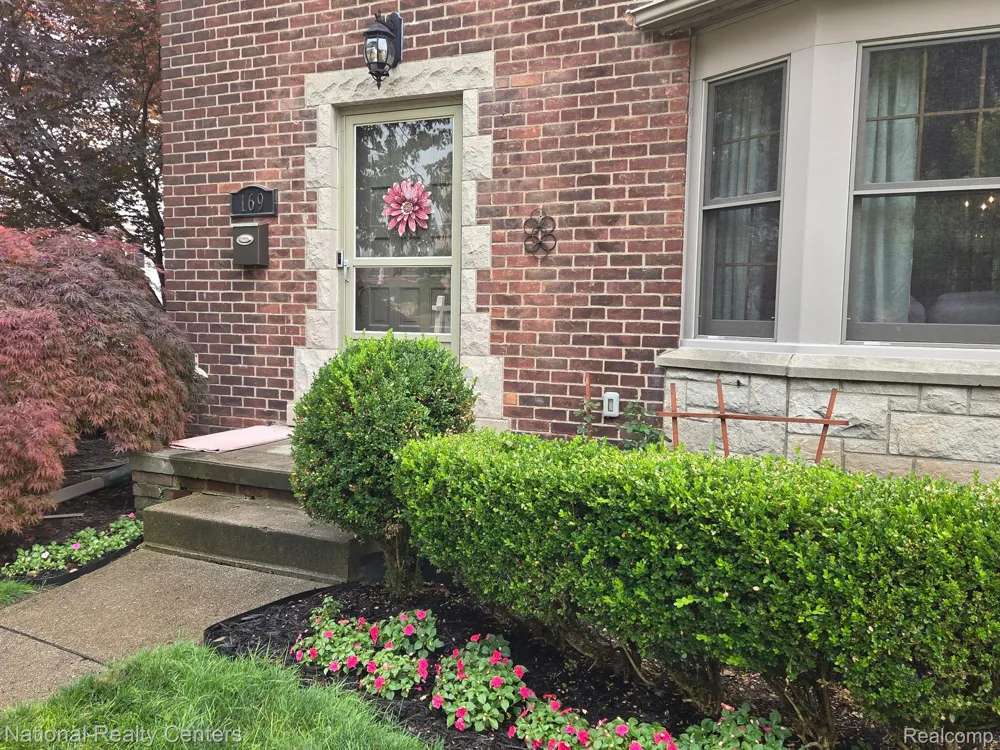169 McKinley Avenue Grosse Pointe Farms City, MI 48236