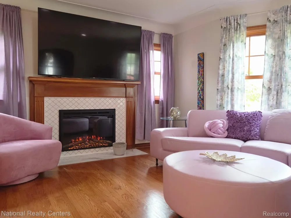 169 McKinley Avenue Grosse Pointe Farms City, MI 48236