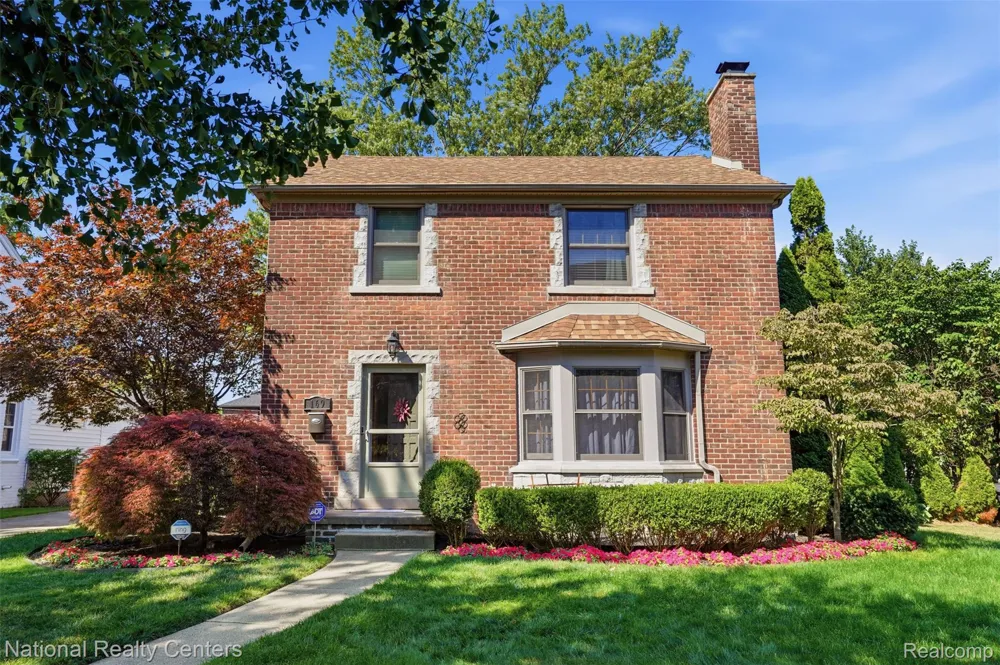 169 McKinley Avenue Grosse Pointe Farms City, MI 48236