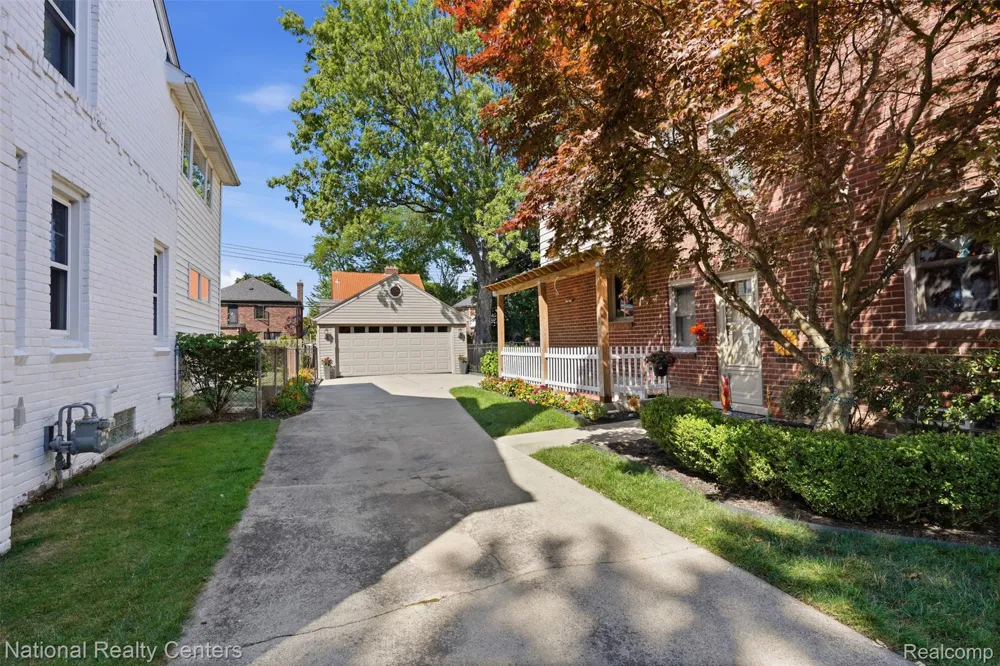 169 McKinley Avenue Grosse Pointe Farms City, MI 48236