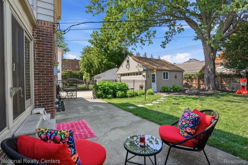169 McKinley Avenue Grosse Pointe Farms City, MI 48236