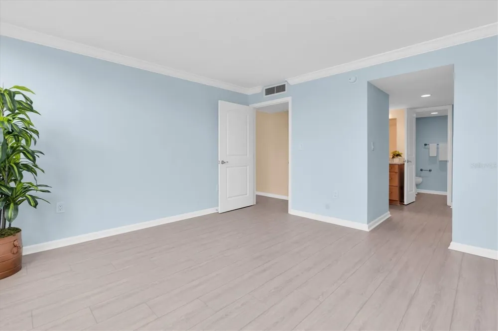 450 TREASURE ISLAND CAUSEWAY #102 Treasure Island, FL 33706