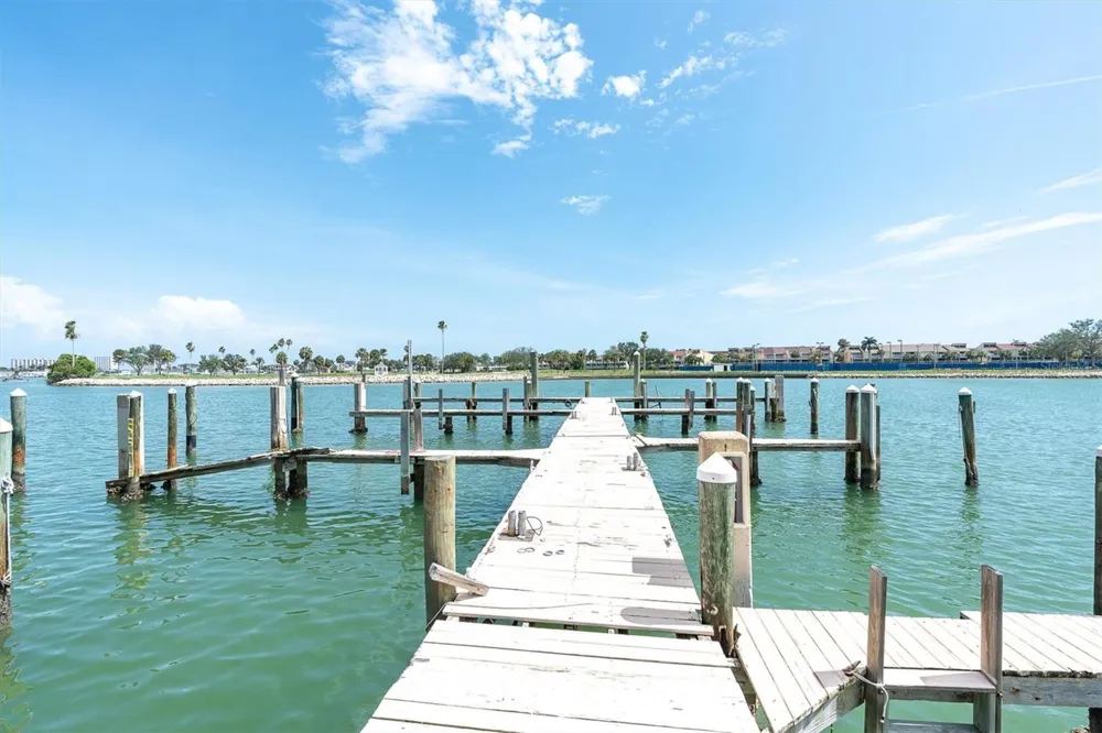 450 TREASURE ISLAND CAUSEWAY #102 Treasure Island, FL 33706