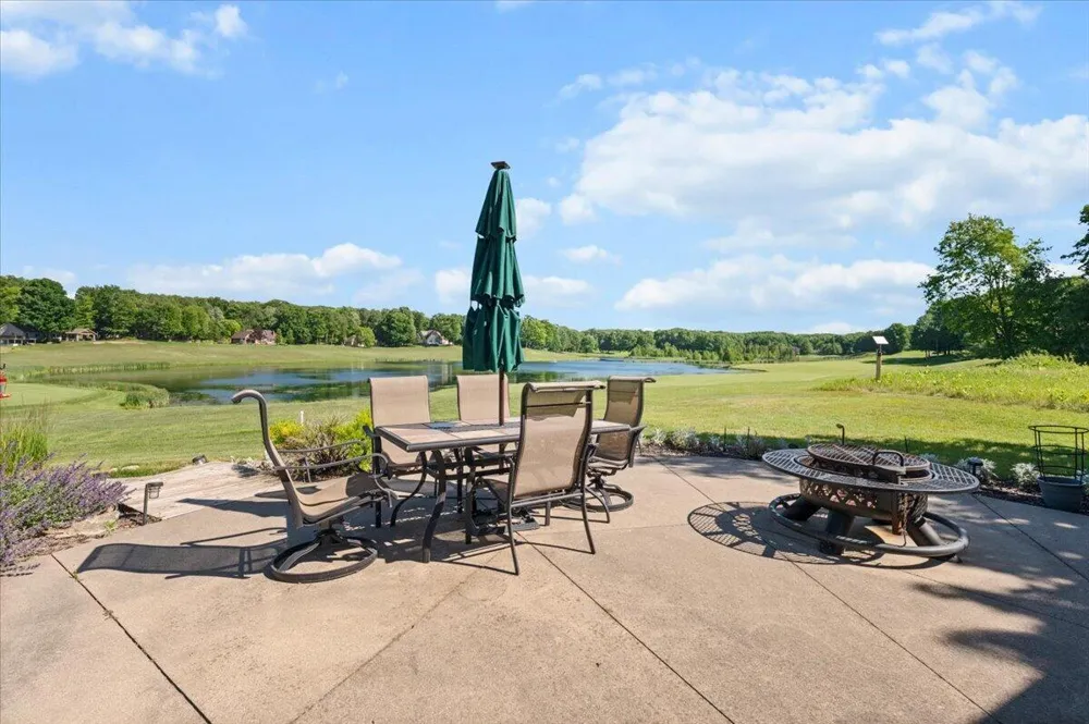 9482 Stonebridge Canadian Lakes, MI 49346