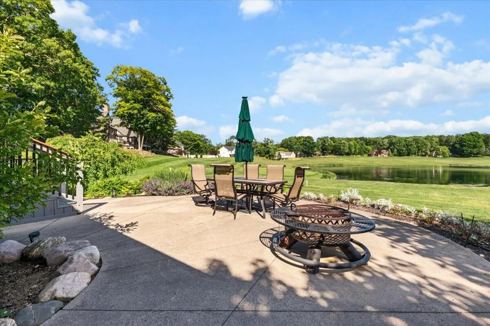 9482 Stonebridge Canadian Lakes, MI 49346