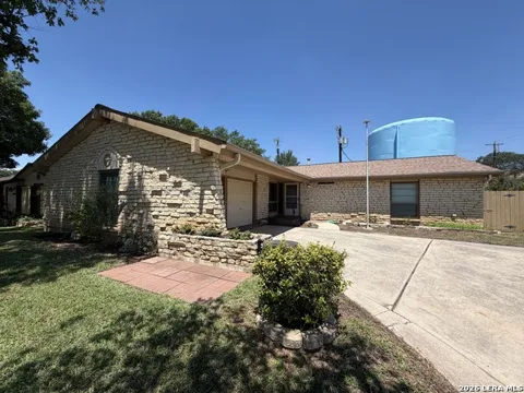7821 VILLAGE OAK DR