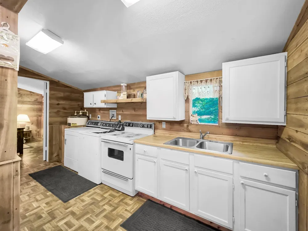 750 County Road 4400 Woodville, TX 75979