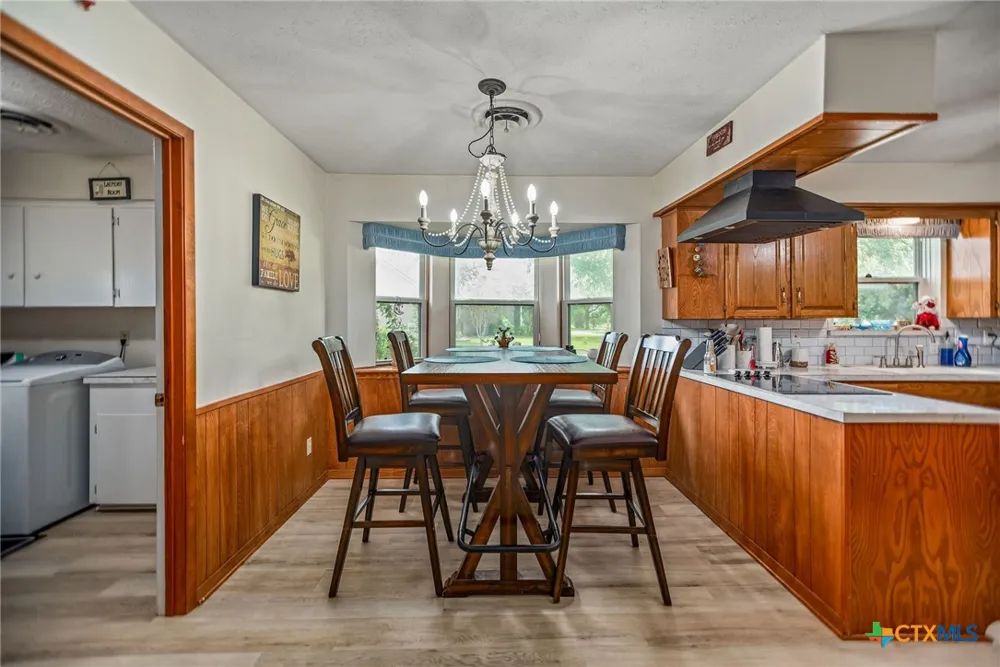 300 Green Avenue Palacios, TX 77465