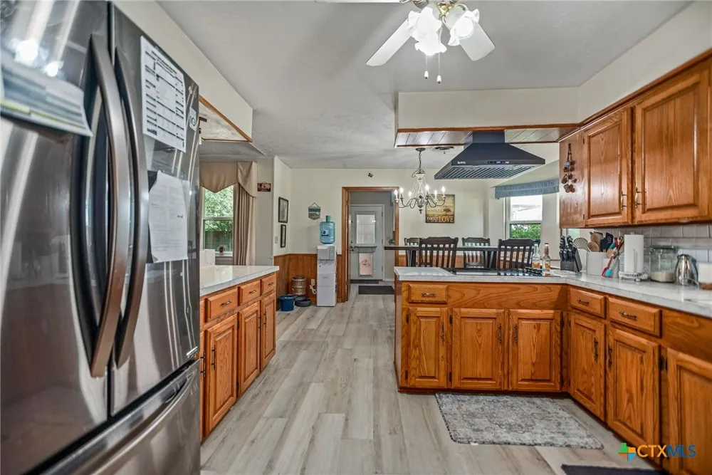 300 Green Avenue Palacios, TX 77465