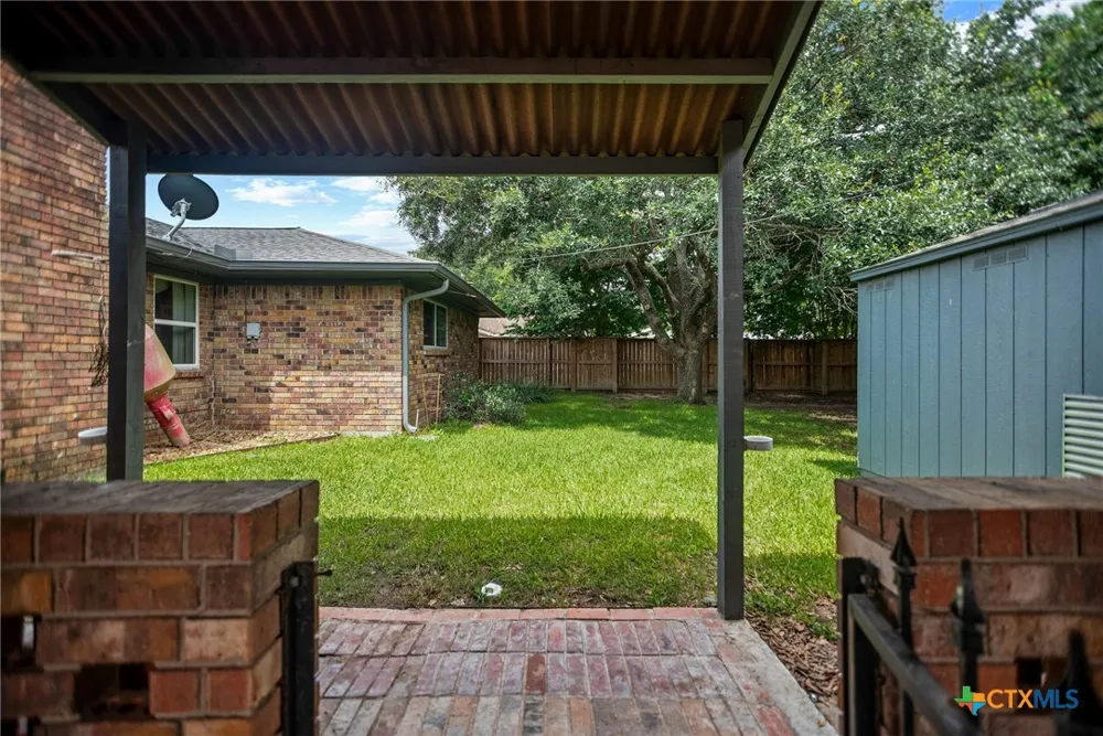 300 Green Avenue Palacios, TX 77465