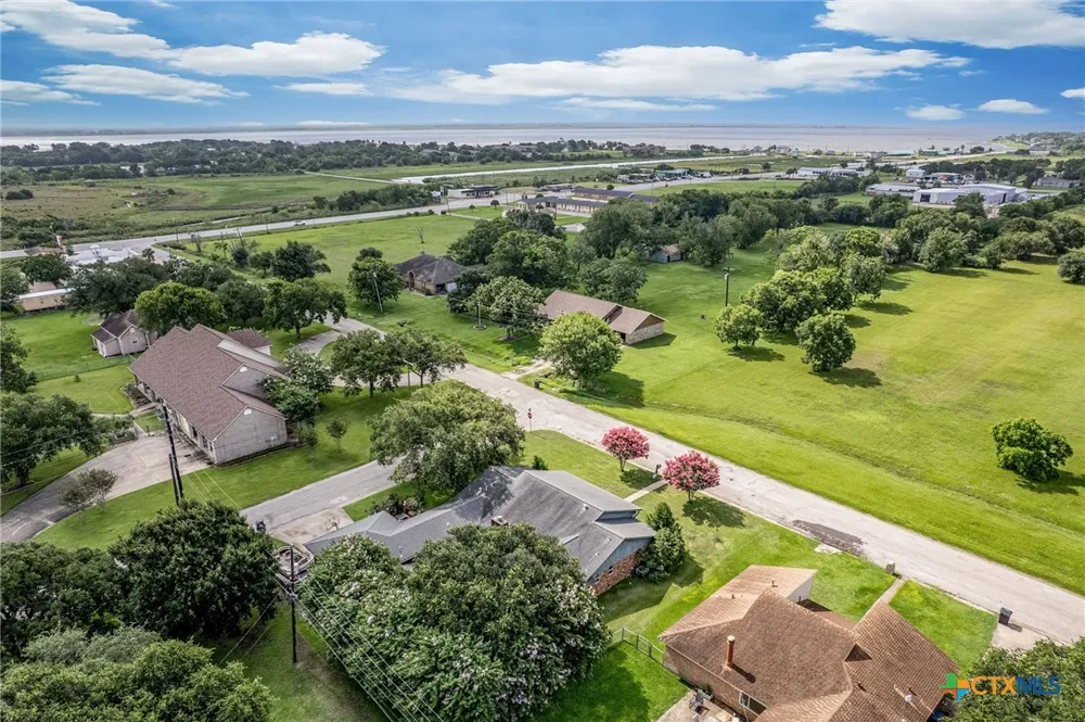 300 Green Avenue Palacios, TX 77465