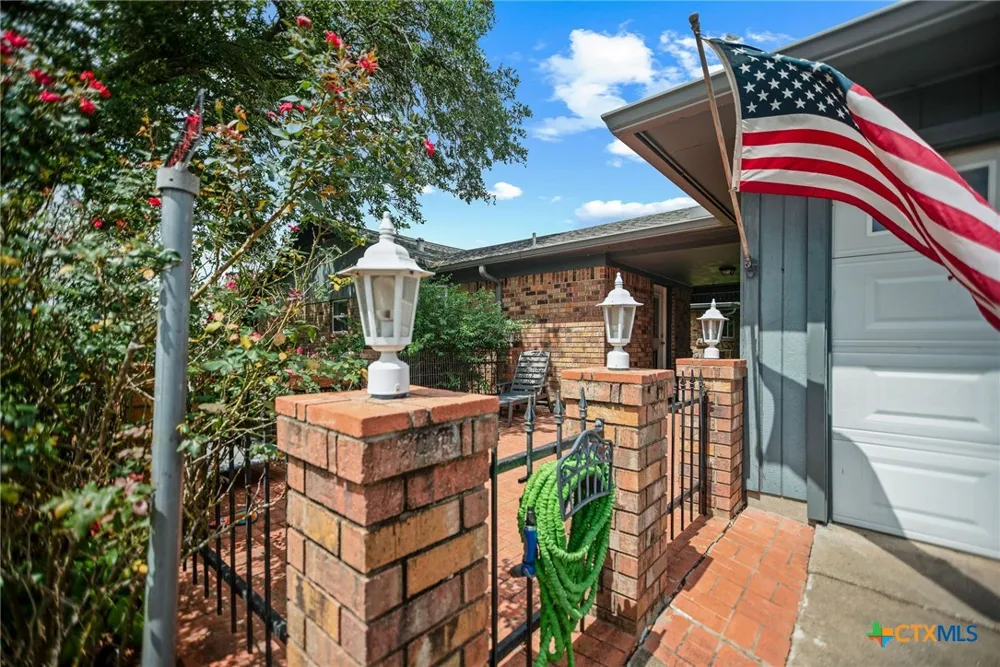 300 Green Avenue Palacios, TX 77465