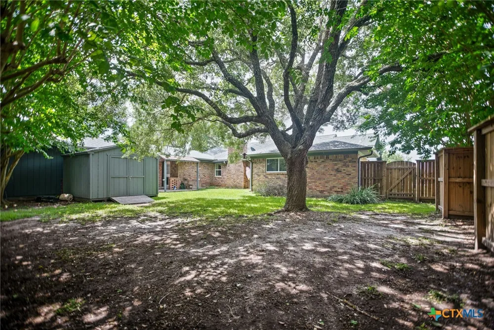 300 Green Avenue Palacios, TX 77465