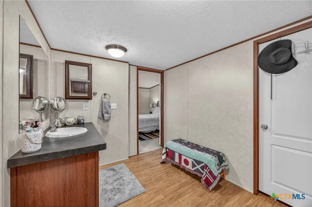 1340 County Road 344 Gonzales, TX 78629