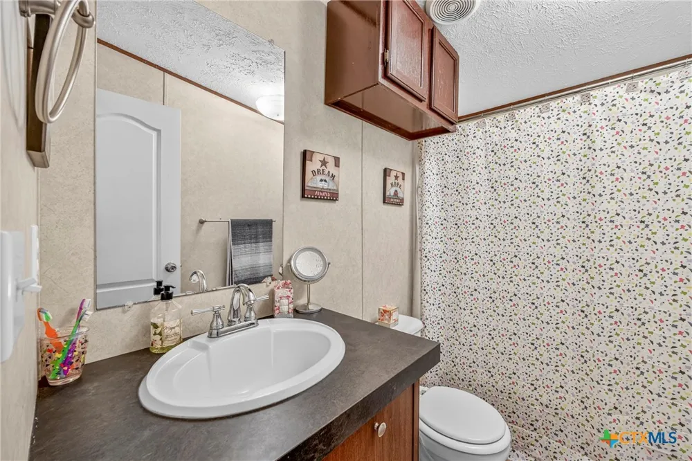 1340 County Road 344 Gonzales, TX 78629