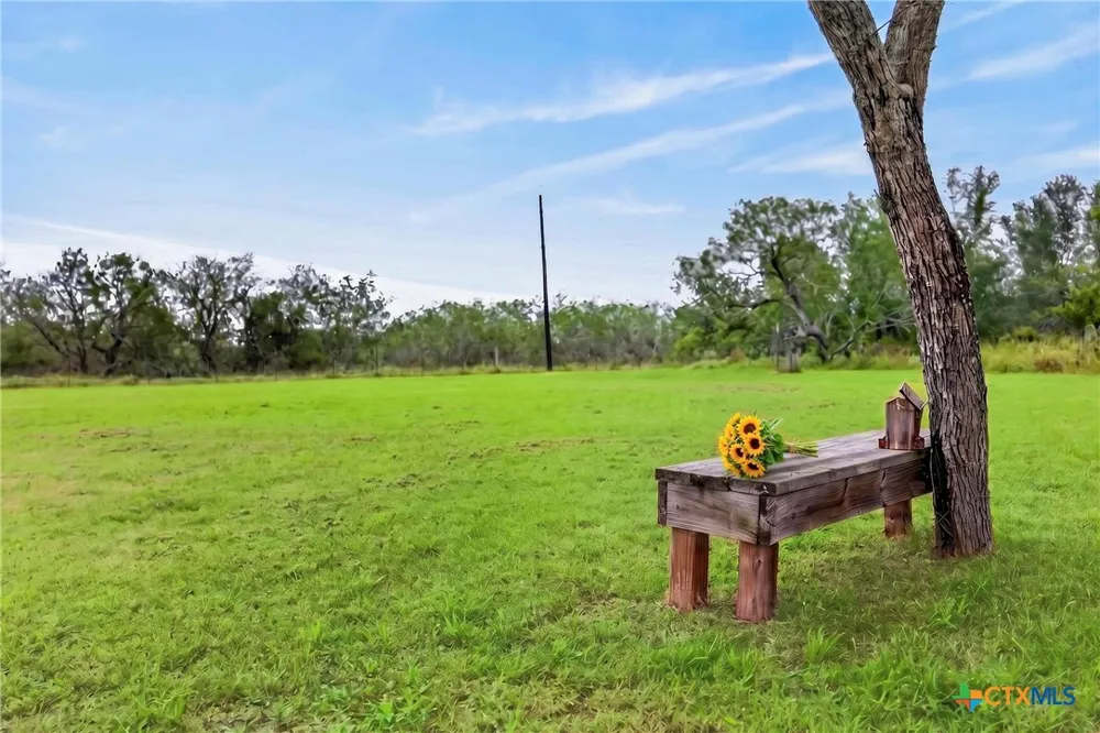 1340 County Road 344 Gonzales, TX 78629
