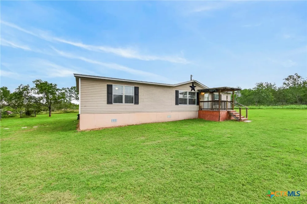 1340 County Road 344 Gonzales, TX 78629