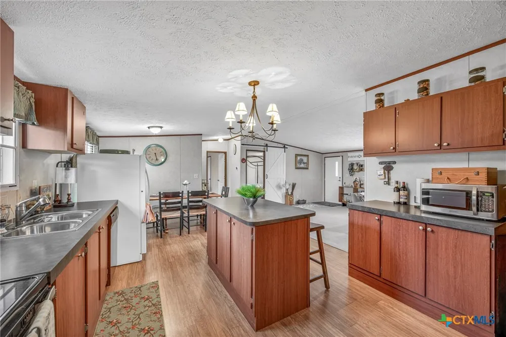 1340 County Road 344 Gonzales, TX 78629