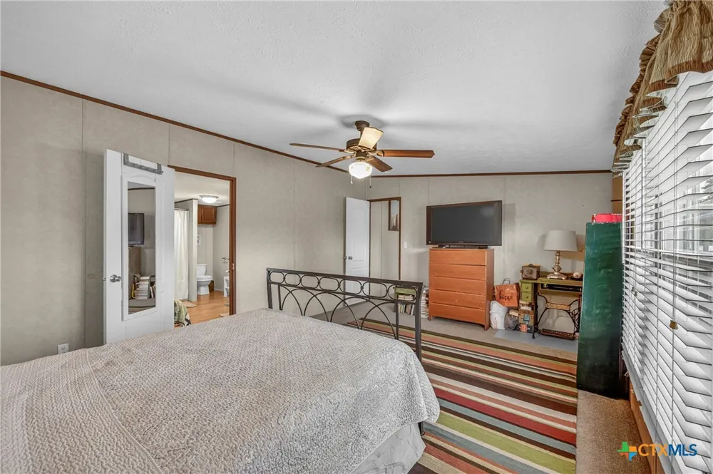 1340 County Road 344 Gonzales, TX 78629