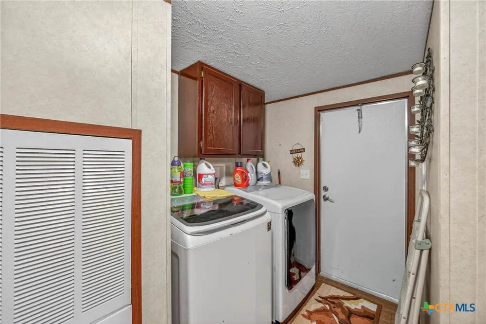 1340 County Road 344 Gonzales, TX 78629