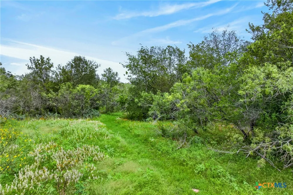 1340 County Road 344 Gonzales, TX 78629