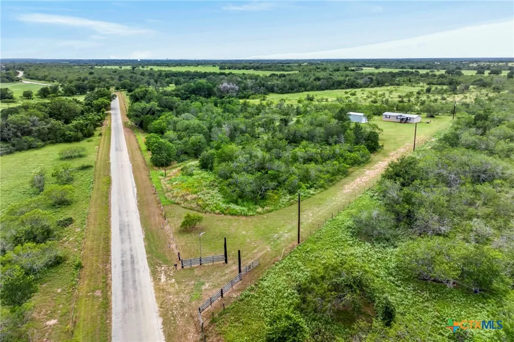 1340 County Road 344 Gonzales, TX 78629