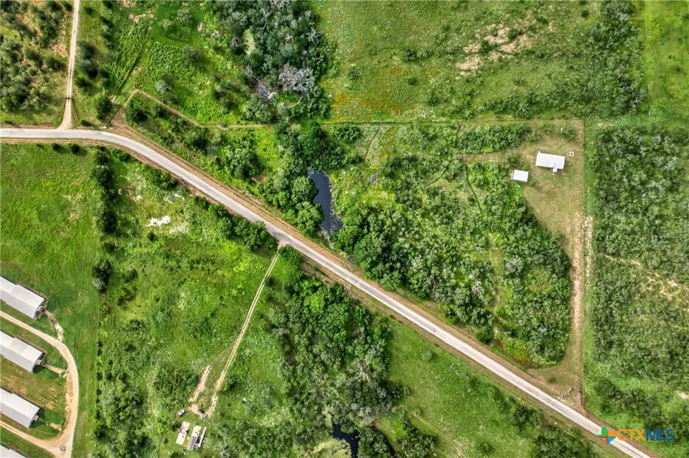 1340 County Road 344 Gonzales, TX 78629