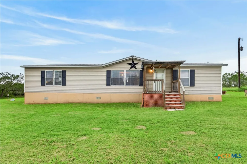 1340 County Road 344 Gonzales, TX 78629