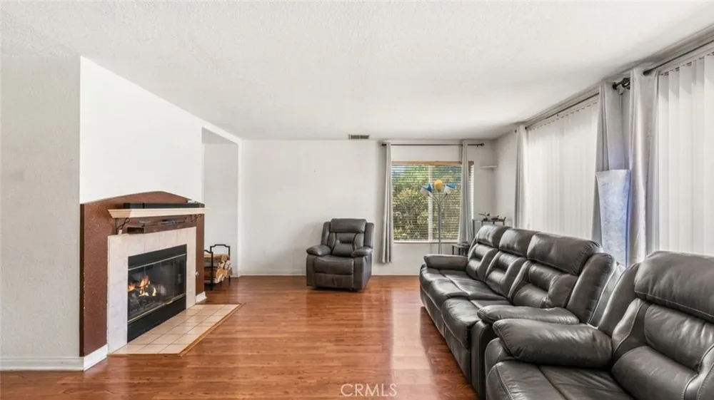 37859 Tamara Palmdale, CA 93550