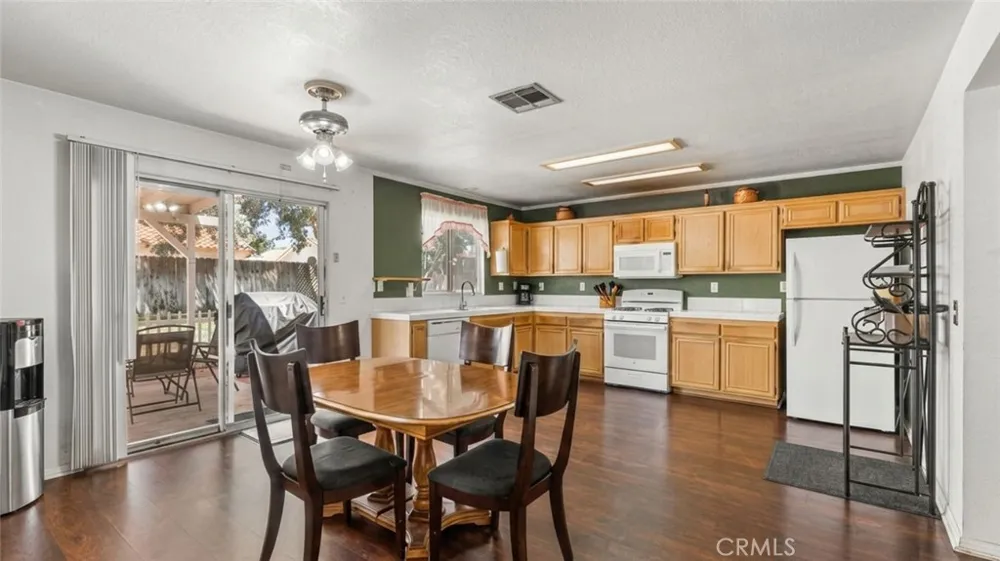 37859 Tamara Palmdale, CA 93550