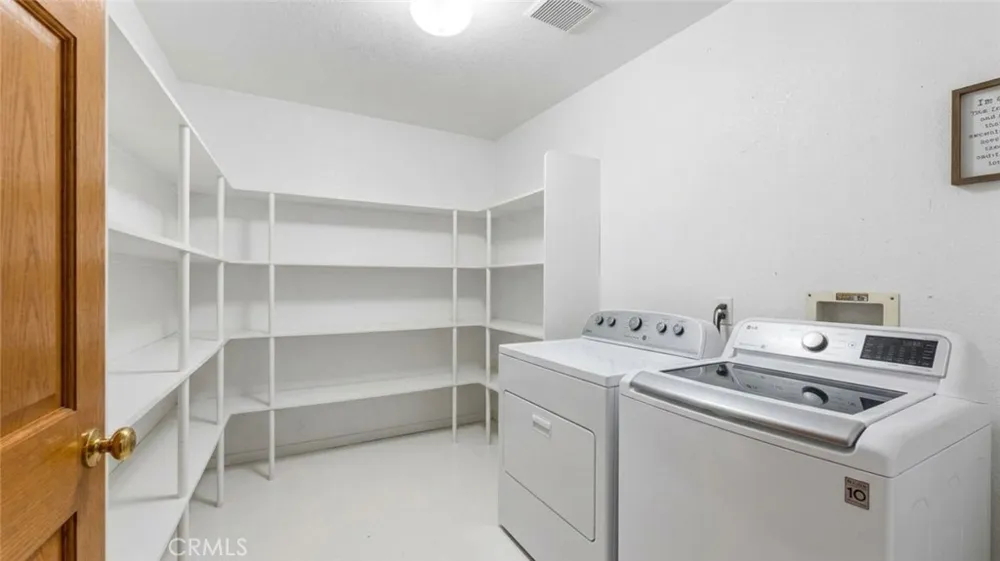 37859 Tamara Palmdale, CA 93550