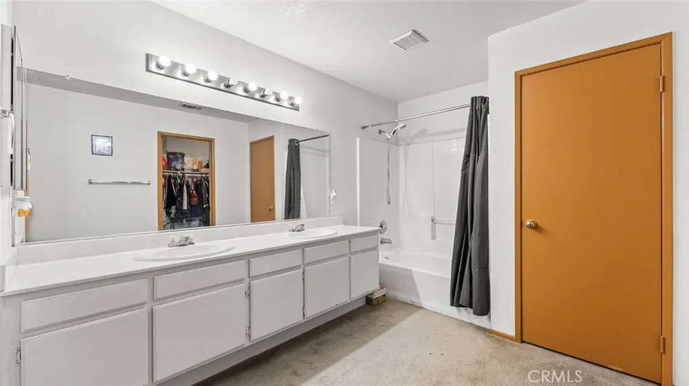 37859 Tamara Palmdale, CA 93550