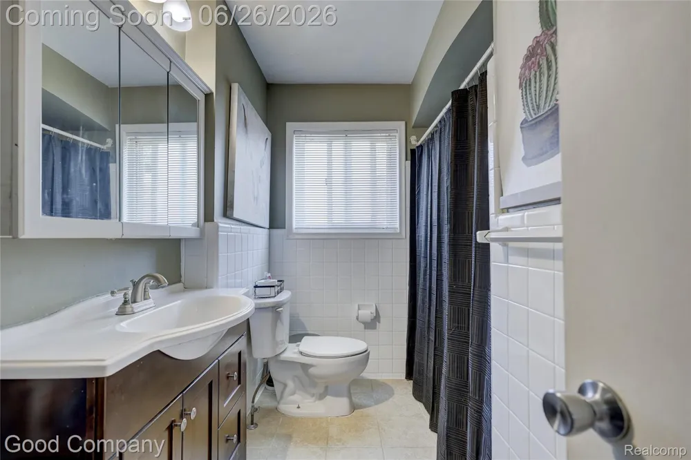 22626 Harmon Street St Clair Shores City, MI 48080
