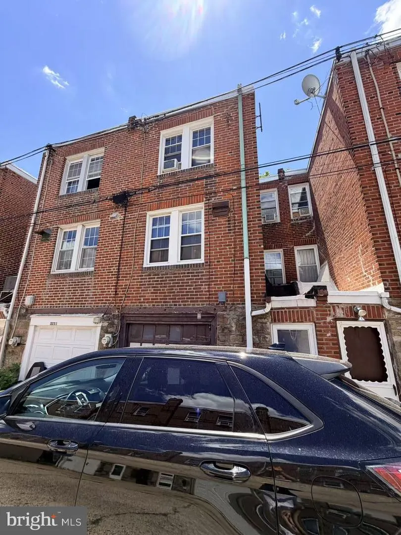 3229 WELLINGTON STREET Philadelphia, PA 19149