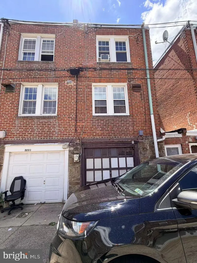3229 WELLINGTON STREET Philadelphia, PA 19149