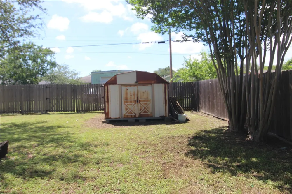 519 Field Avenue Taft, TX 78390